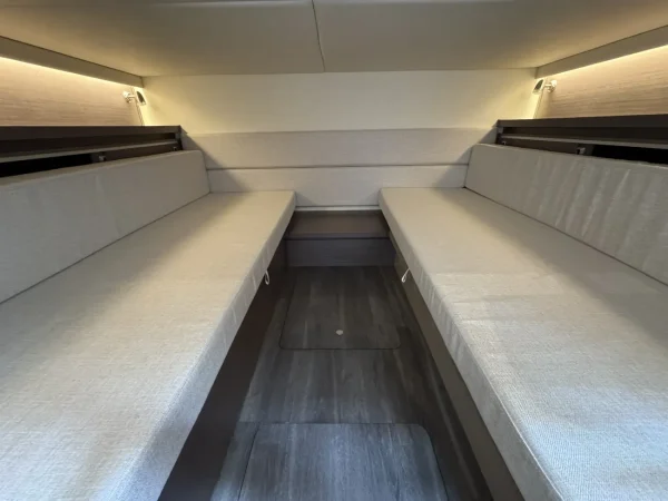 Sea Ray 320 DA 2024 - Image 31