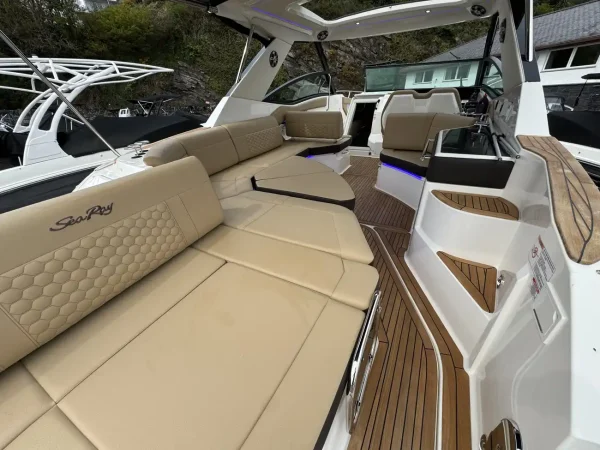Sea Ray 320 DA 2024 - Image 36