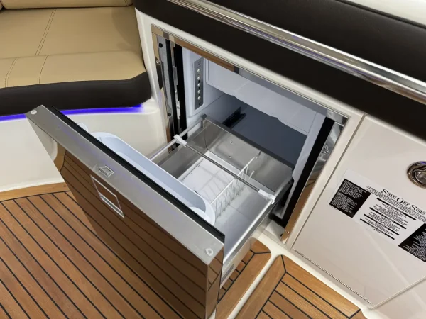 Sea Ray 320 DA 2024 - Image 23