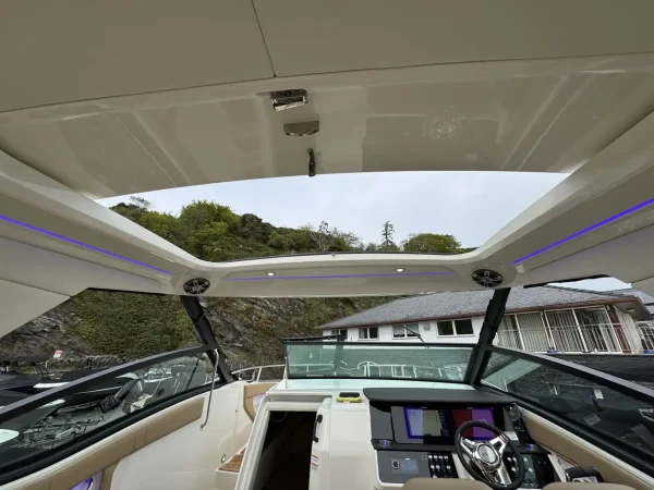 Sea Ray 320 DA 2024 - Image 35