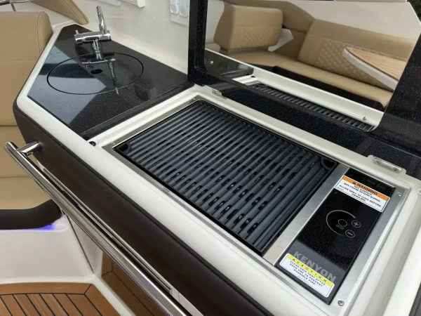 Sea Ray 320 DA 2024 - Image 14