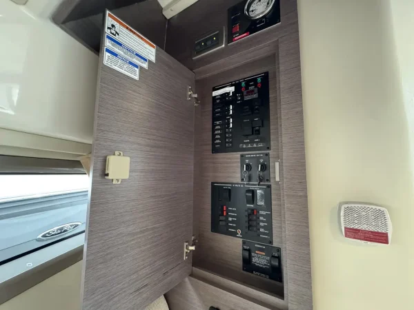 Sea Ray 320 DA 2024 - Image 38