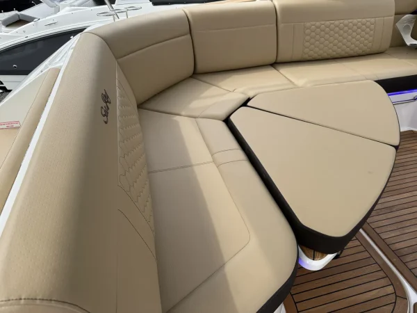 Sea Ray 320 DA 2024 - Image 37