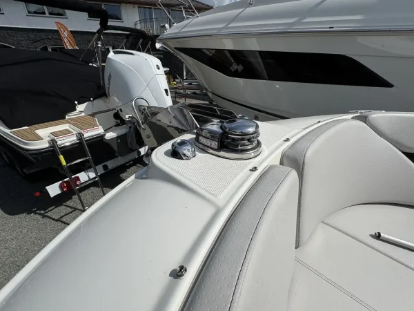 Sea Ray 230 SPX Bowrider 2023 - Image 23