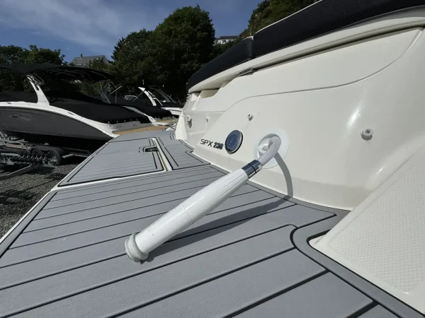 Sea Ray 230 SPX Bowrider 2023 - Image 11