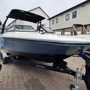 Sea Ray SPX 210 2023