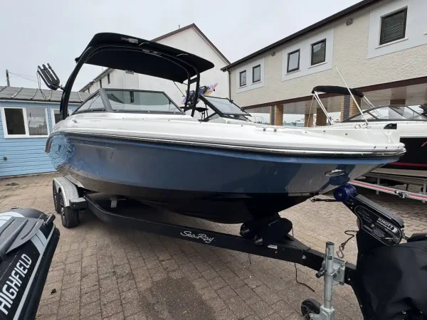 Sea Ray SPX 210 2023