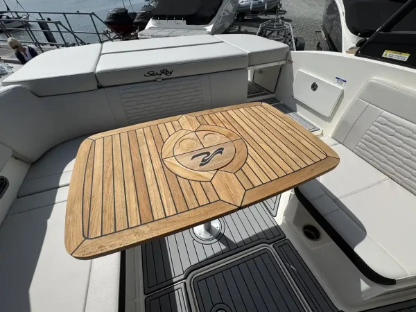 Sea Ray 230 SPX Bowrider 2023 - Image 14