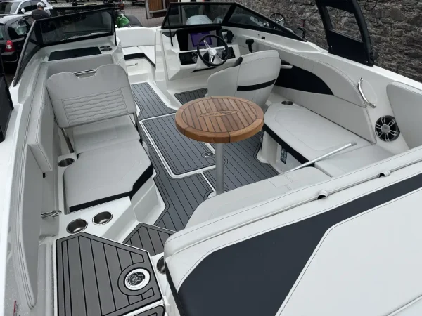 Sea Ray SPX 210 2023 - Image 10