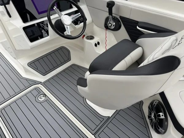 Sea Ray SPX 210 2023 - Image 14