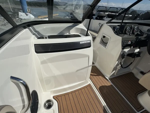 Bayliner Vr4 2018 - Image 9