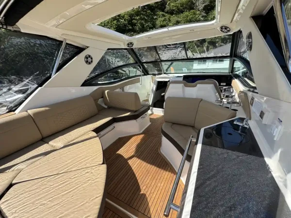 Sea Ray 320 DA 2024 - Image 47
