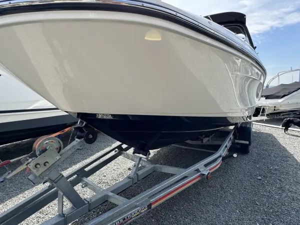 Sea Ray 230 SPX Bowrider 2023 - Image 4