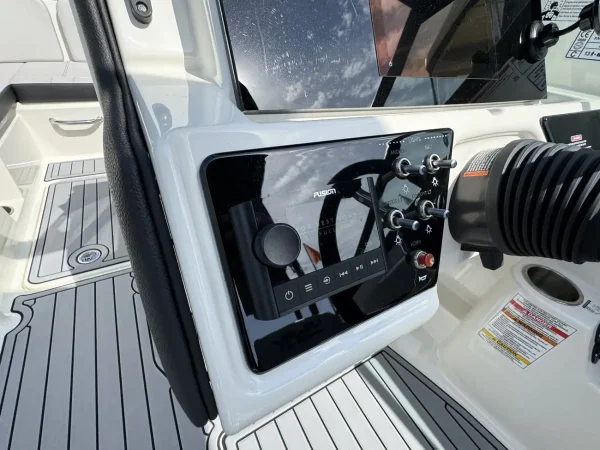 Sea Ray 230 SPX Bowrider 2023 - Image 32