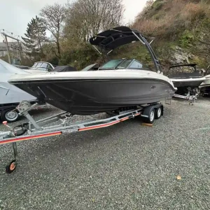 Sea Ray SPX 210  2022