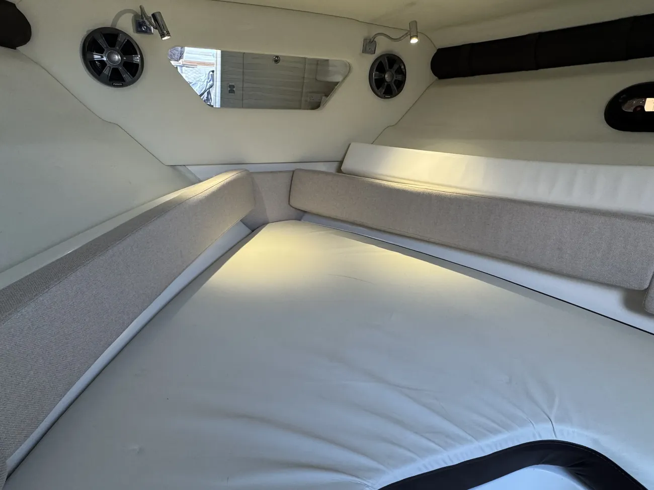 Sea Ray Sun Sport 250 2019 - Image 21