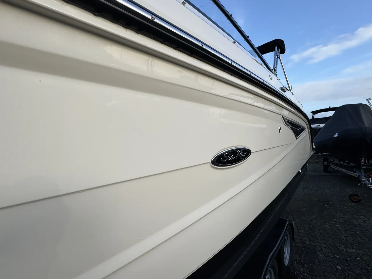 Sea Ray Sun Sport 250 2019 - Image 13