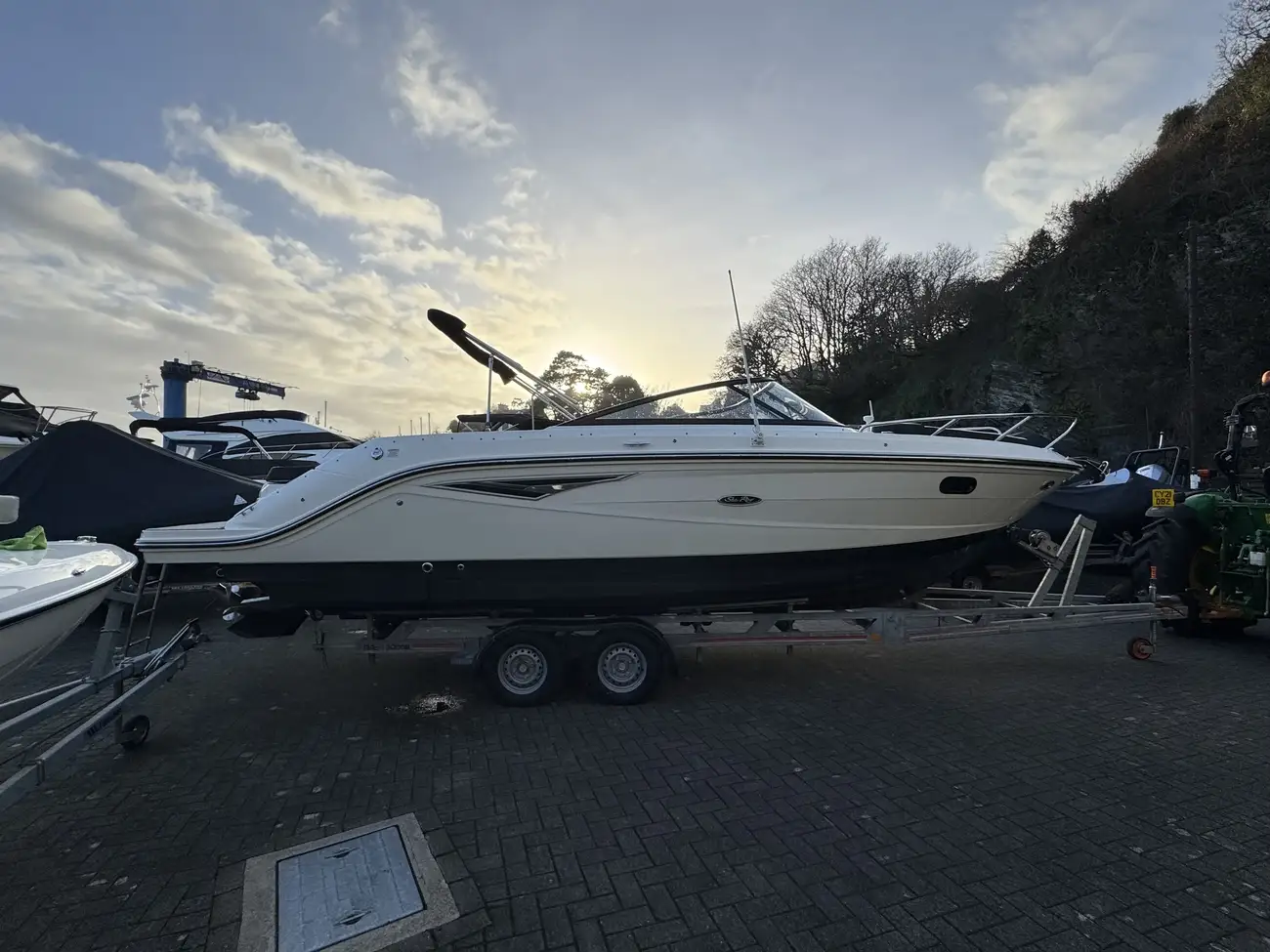 Sea Ray Sun Sport 250 2019 - Image 2
