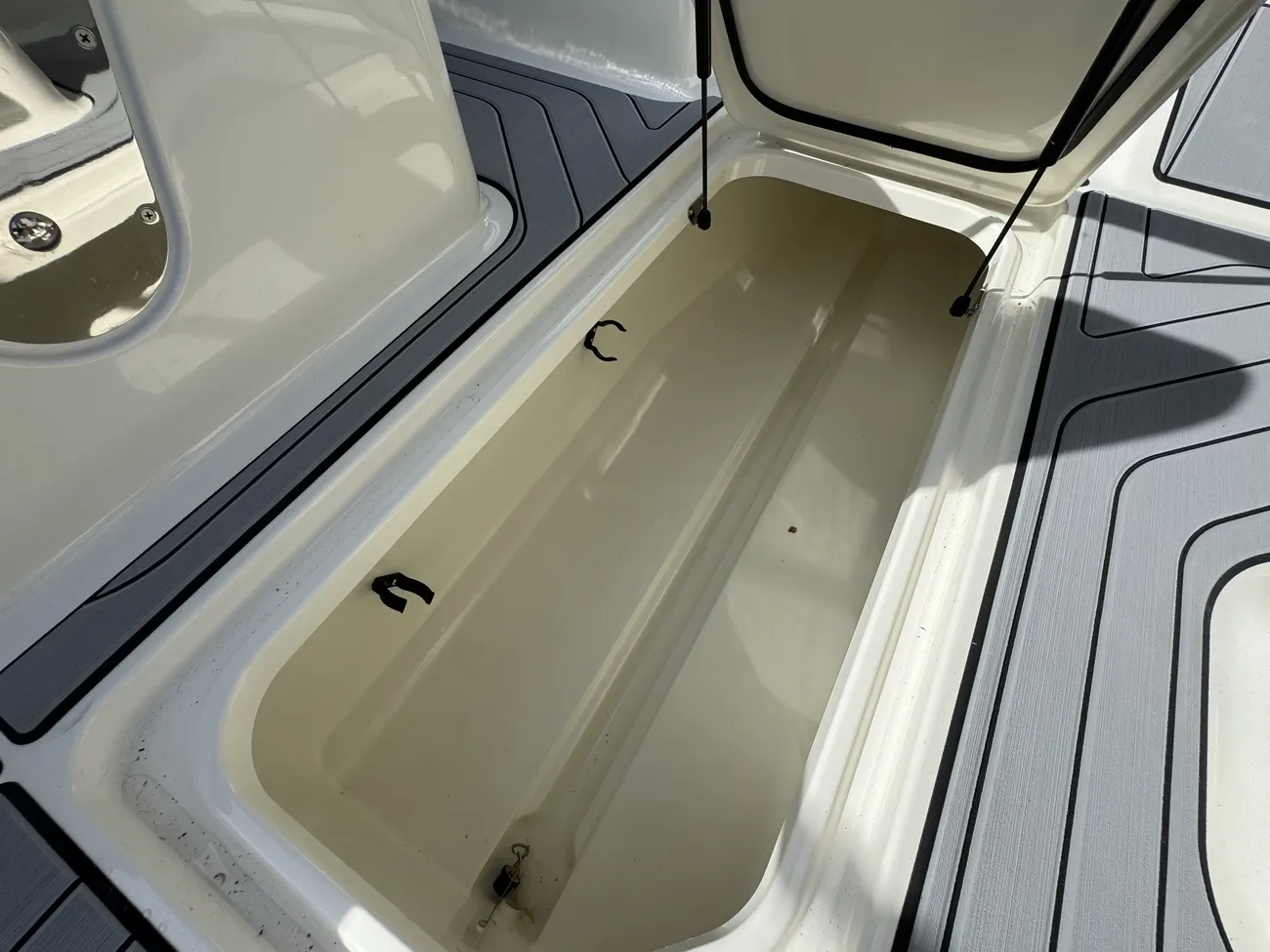 Sea Ray SPX 210 2024 - Image 14