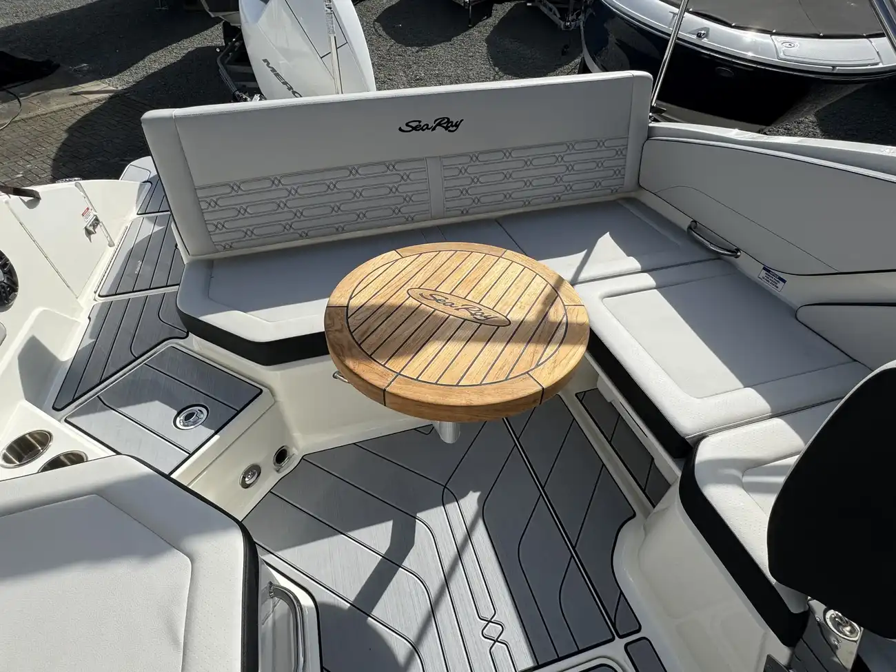 Sea Ray SPX 210 2024 - Image 17