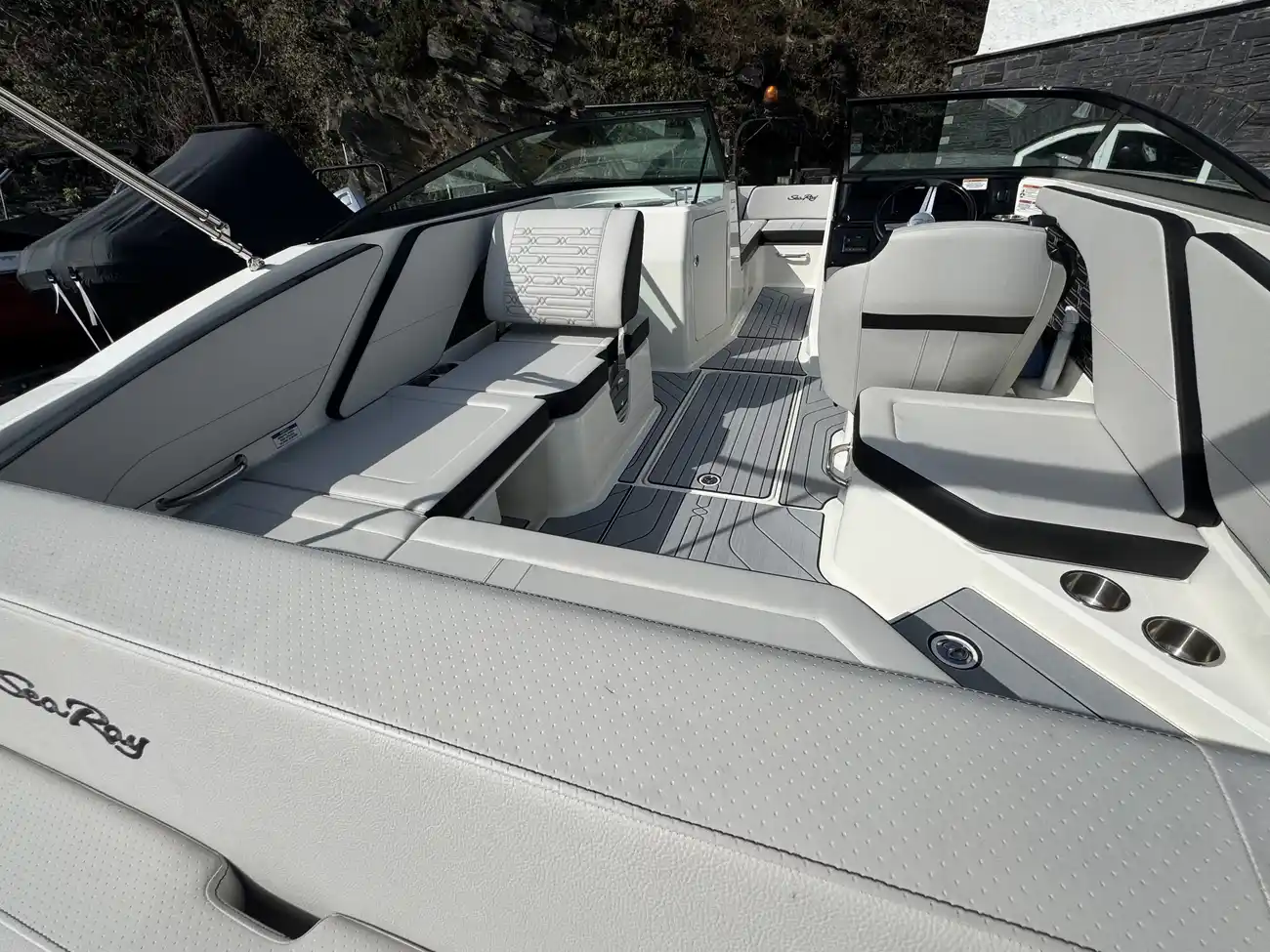 Sea Ray SPX 210 2024 - Image 7