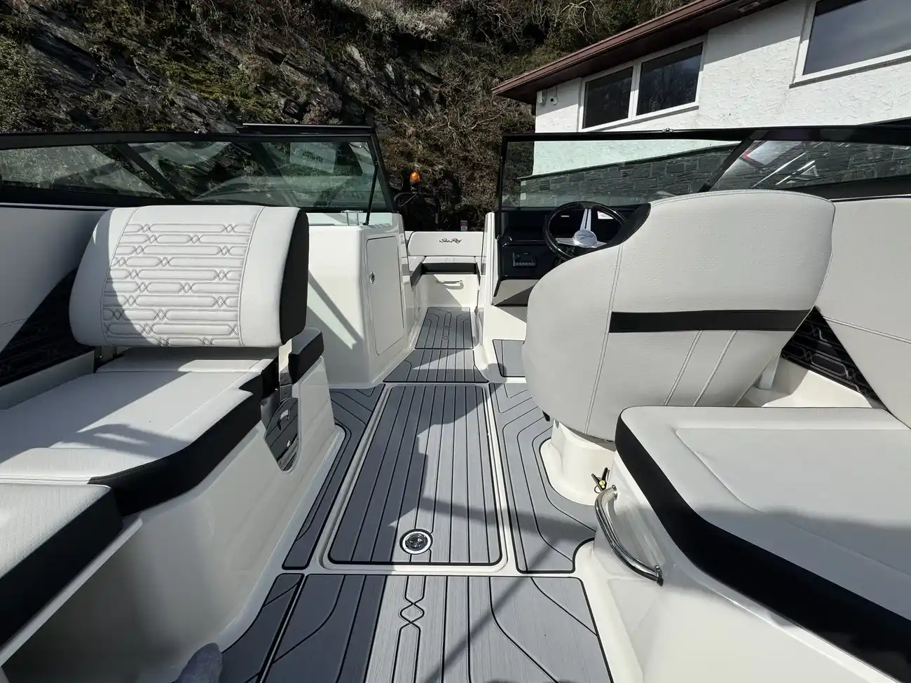 Sea Ray SPX 210 2024 - Image 9