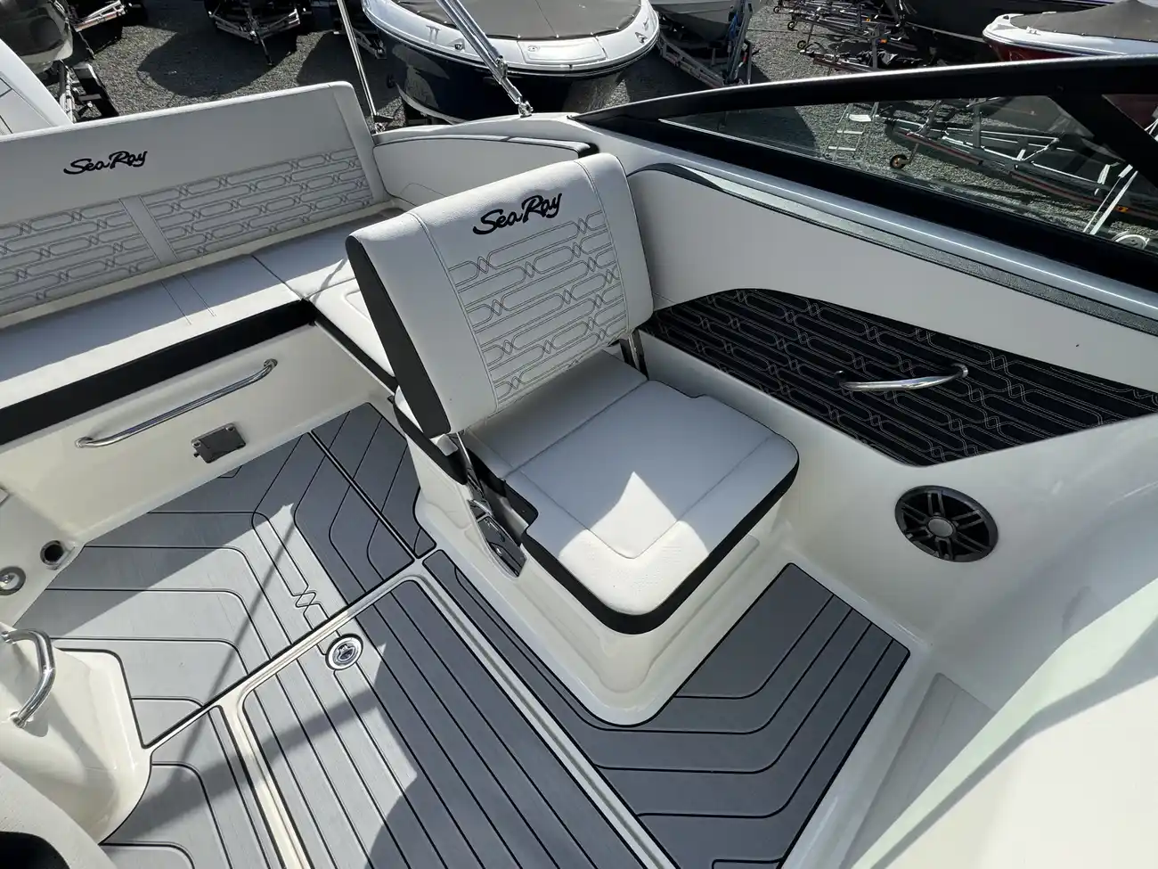 Sea Ray SPX 210 2024 - Image 8