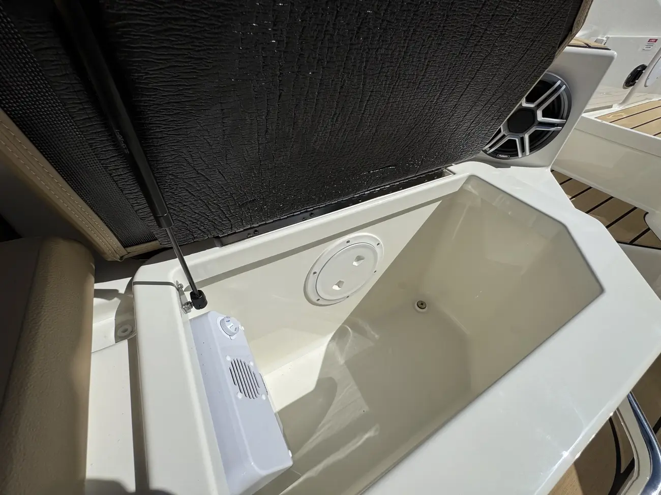 Sea Ray SDX 250 2026 - Image 9