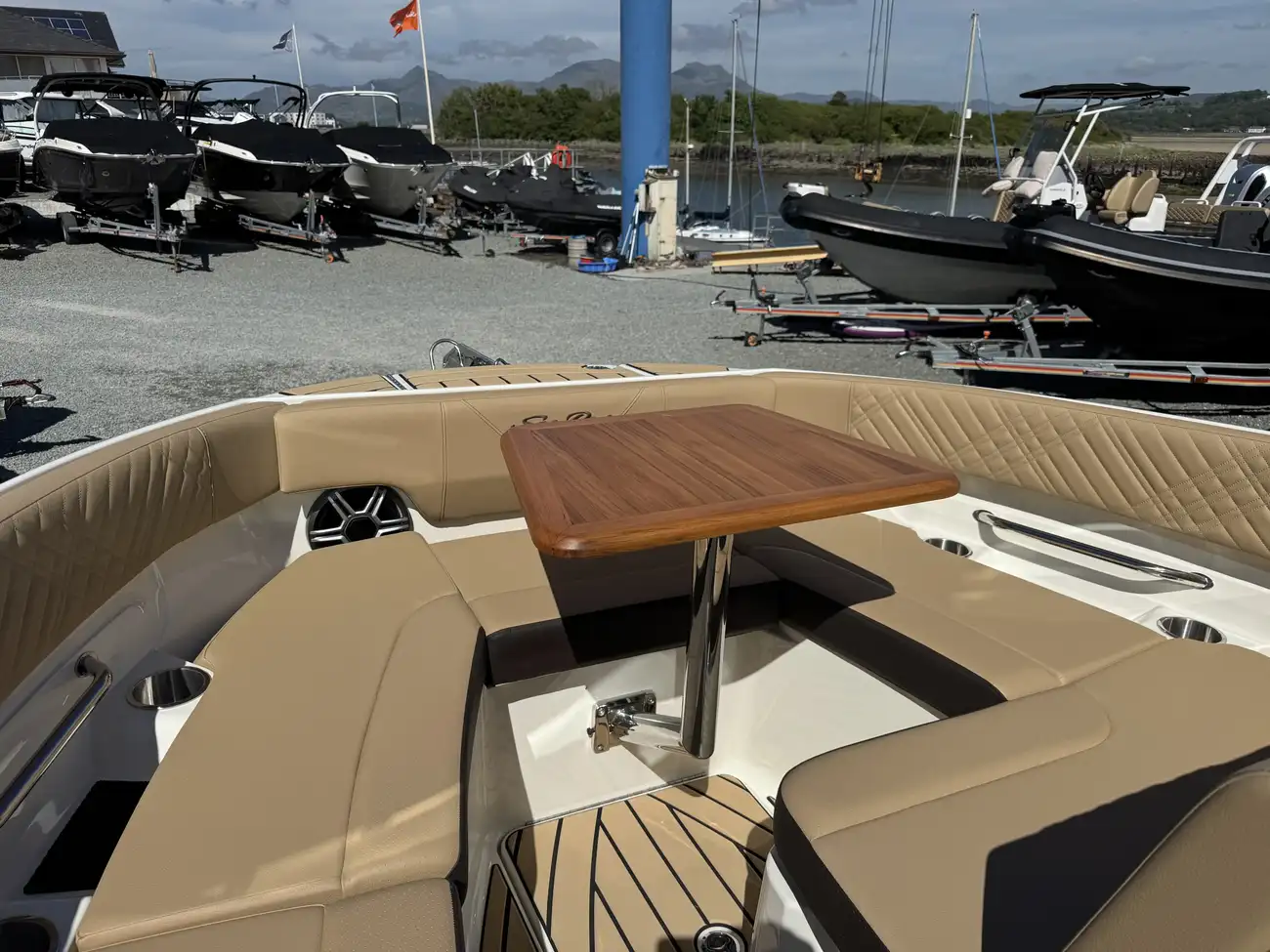 Sea Ray SDX 250 2026 - Image 12