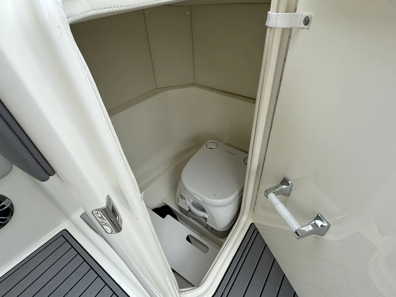 Sea Ray SPX 230 2022 - Image 6