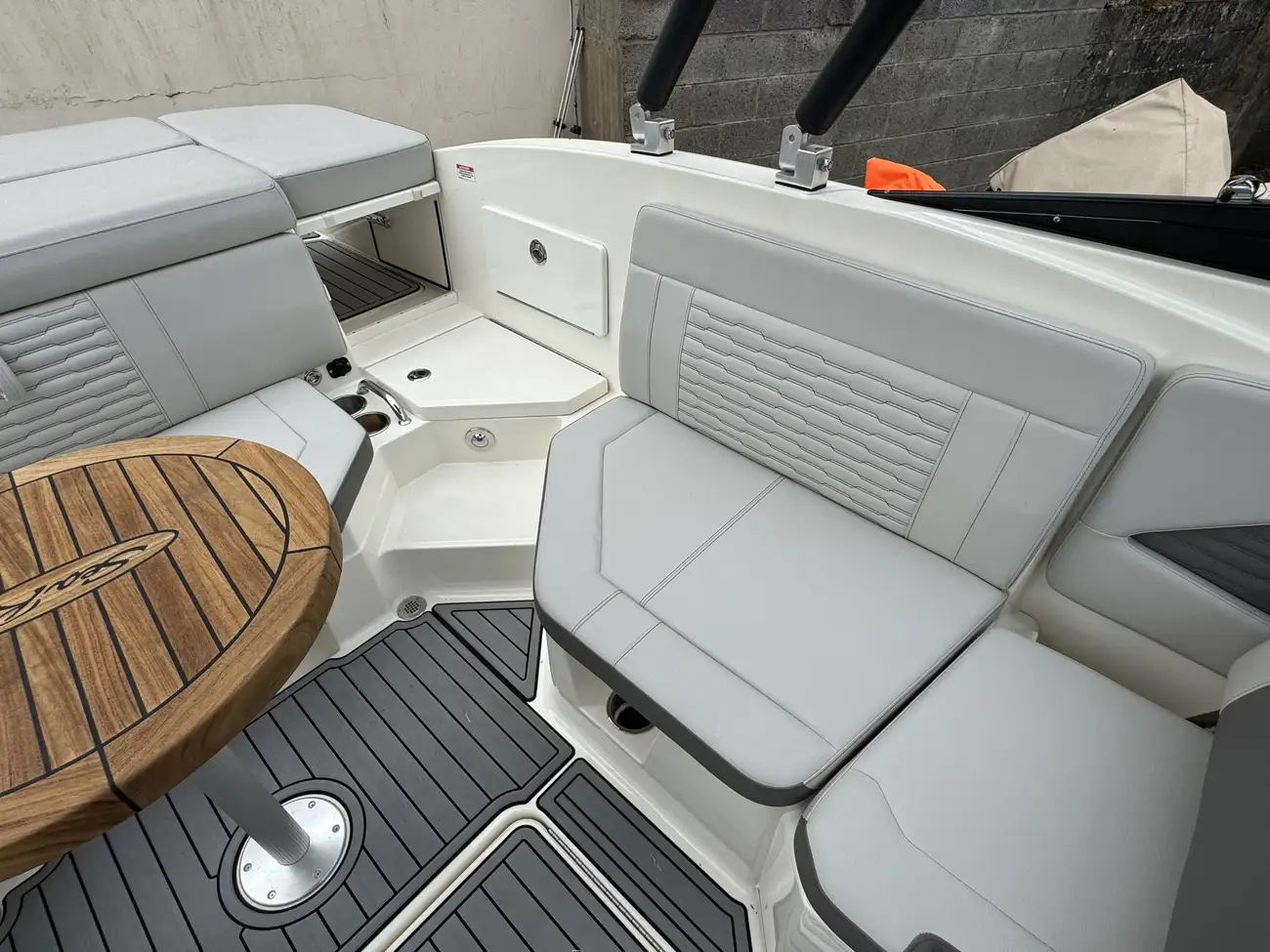 Sea Ray SPX 230 2022 - Image 11