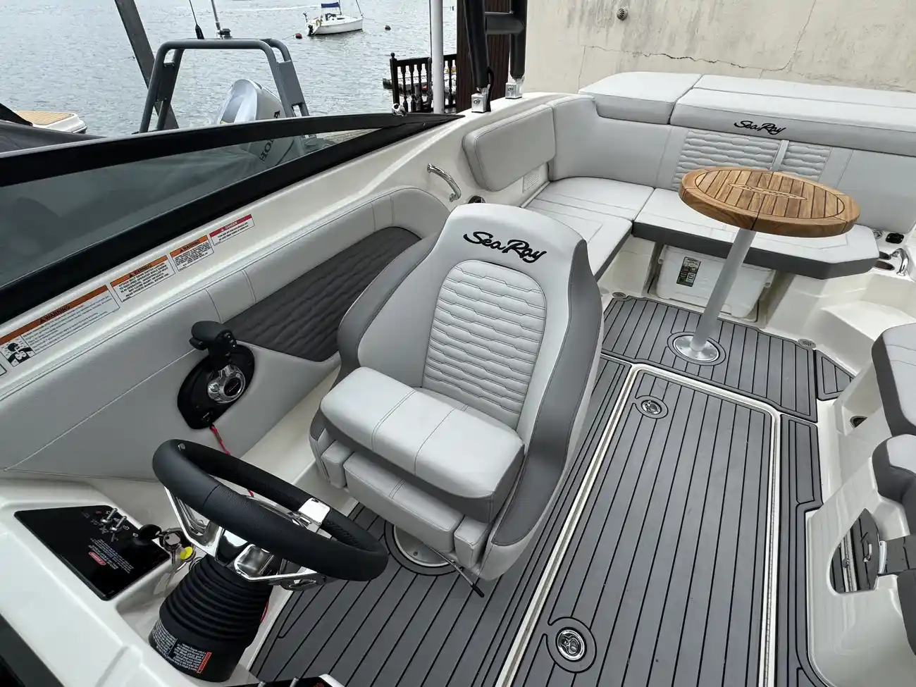 Sea Ray SPX 230 2022 - Image 9