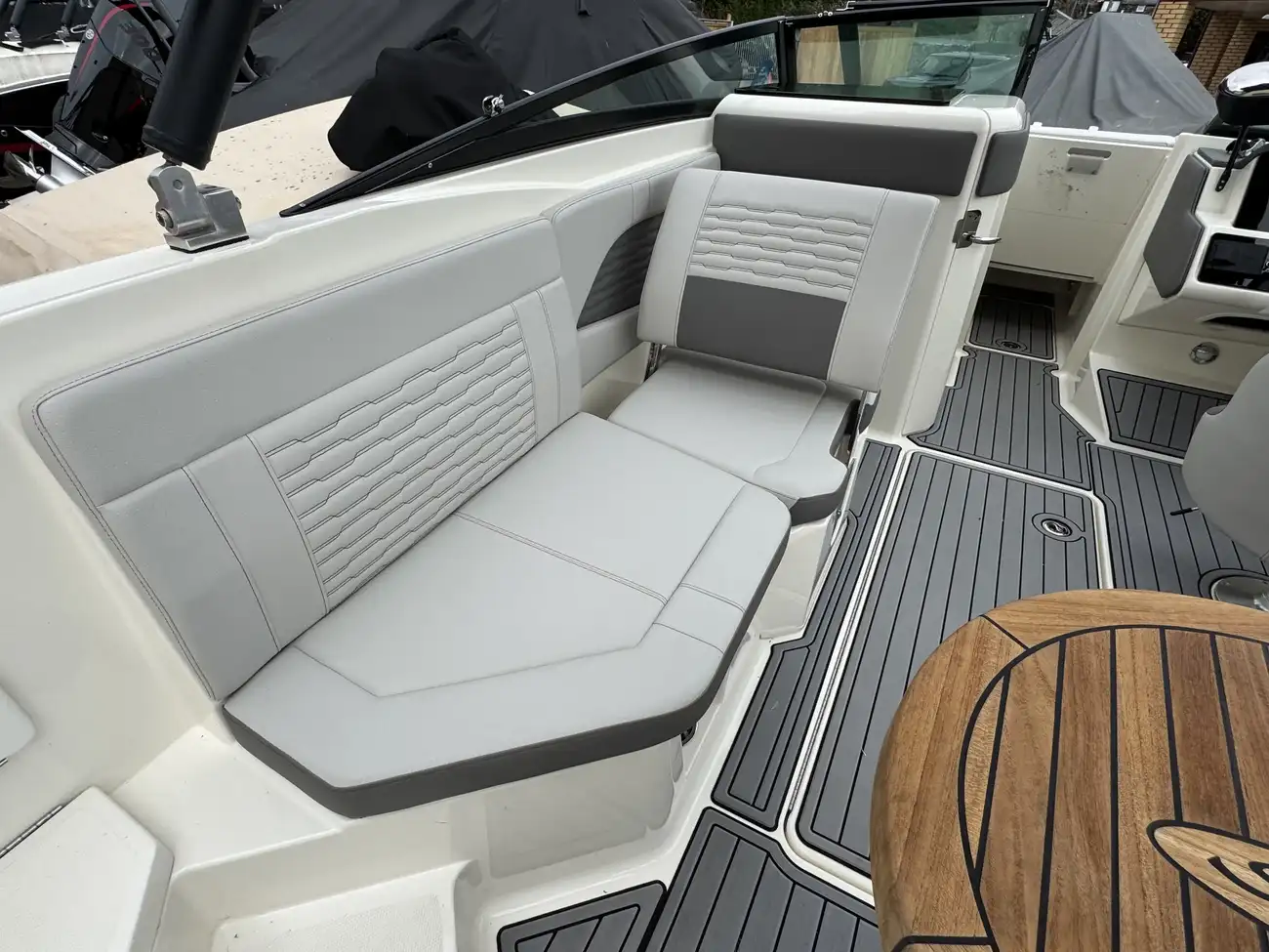 Sea Ray SPX 230 2022 - Image 3