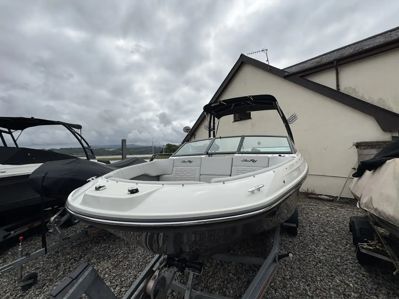 Sea Ray SPX 230 2022 - Image 20