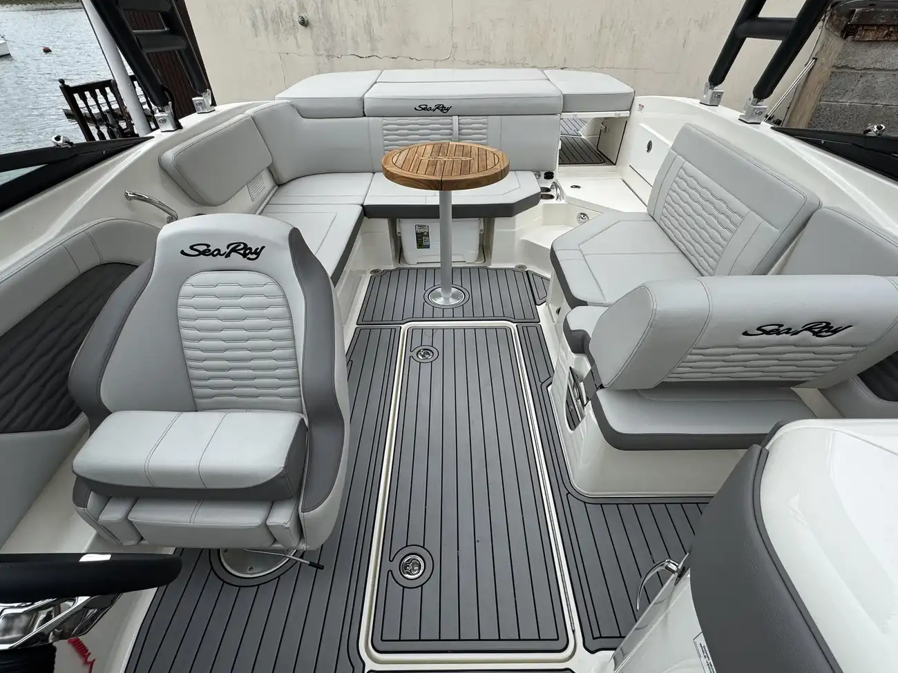 Sea Ray SPX 230 2022 - Image 8