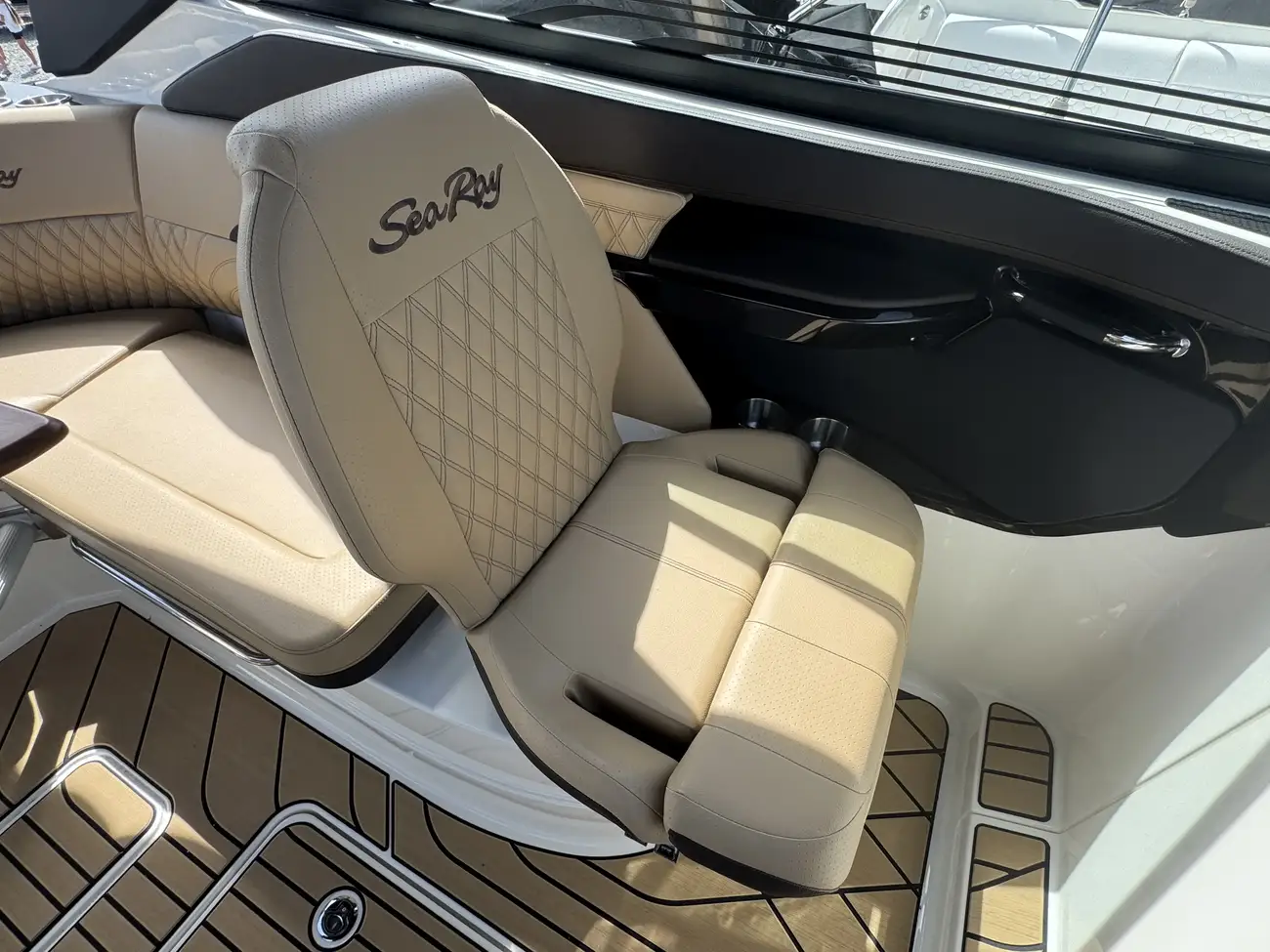 Sea Ray 260 SLX-OB 2027 - Image 17