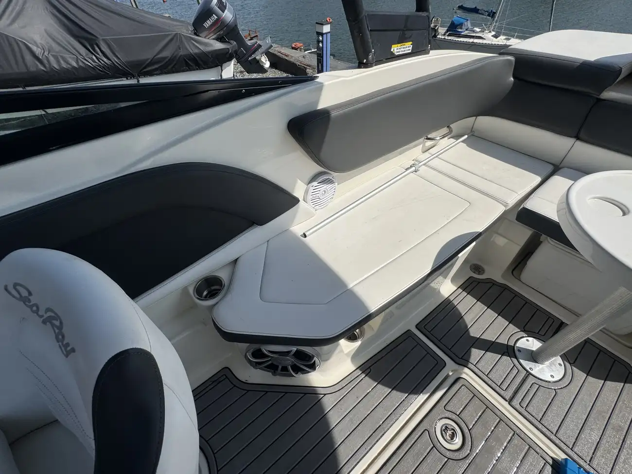 Sea Ray SPX 230 2017 - Image 9