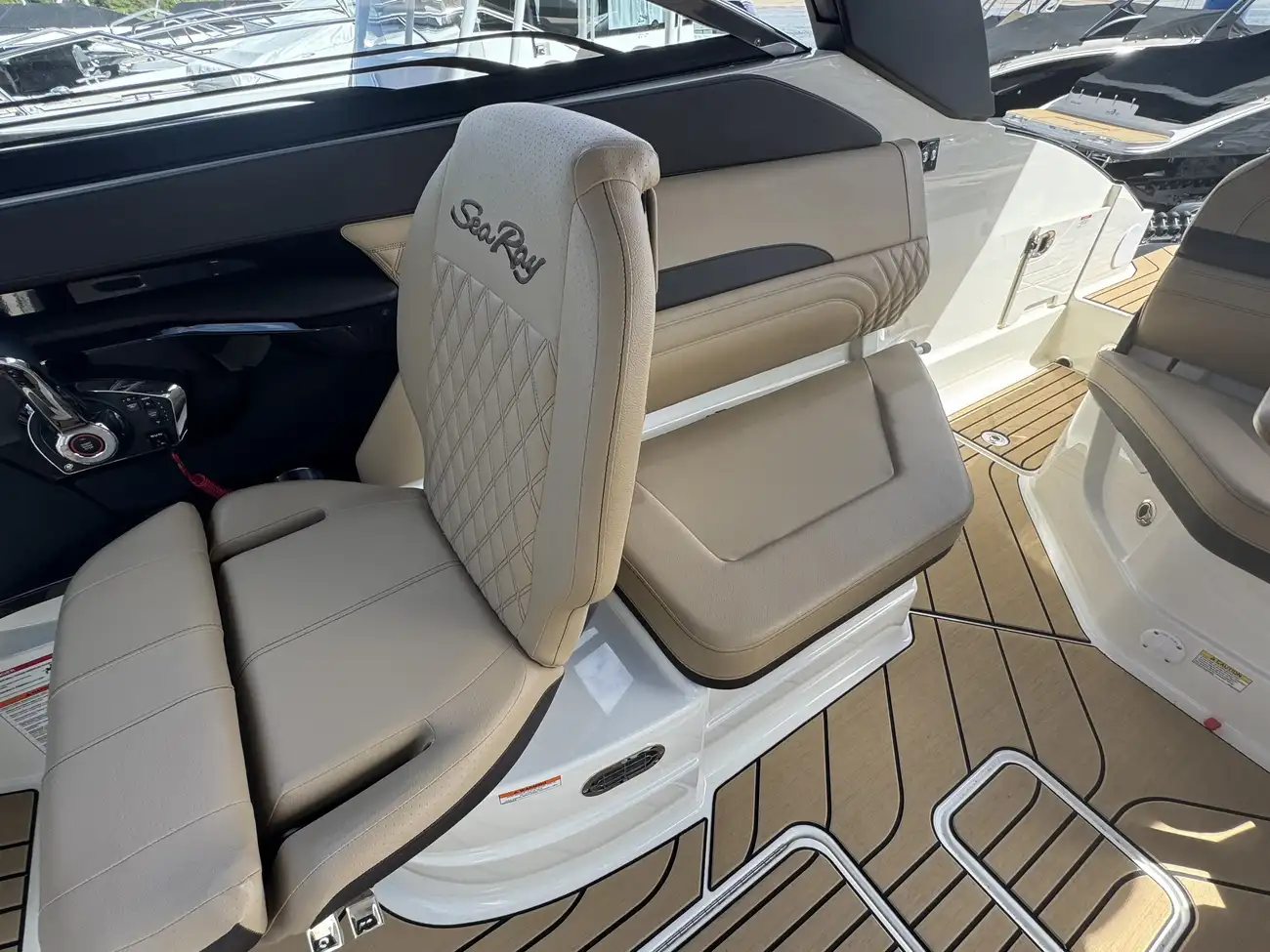 Sea Ray 260 SLX-OB 2027 - Image 12