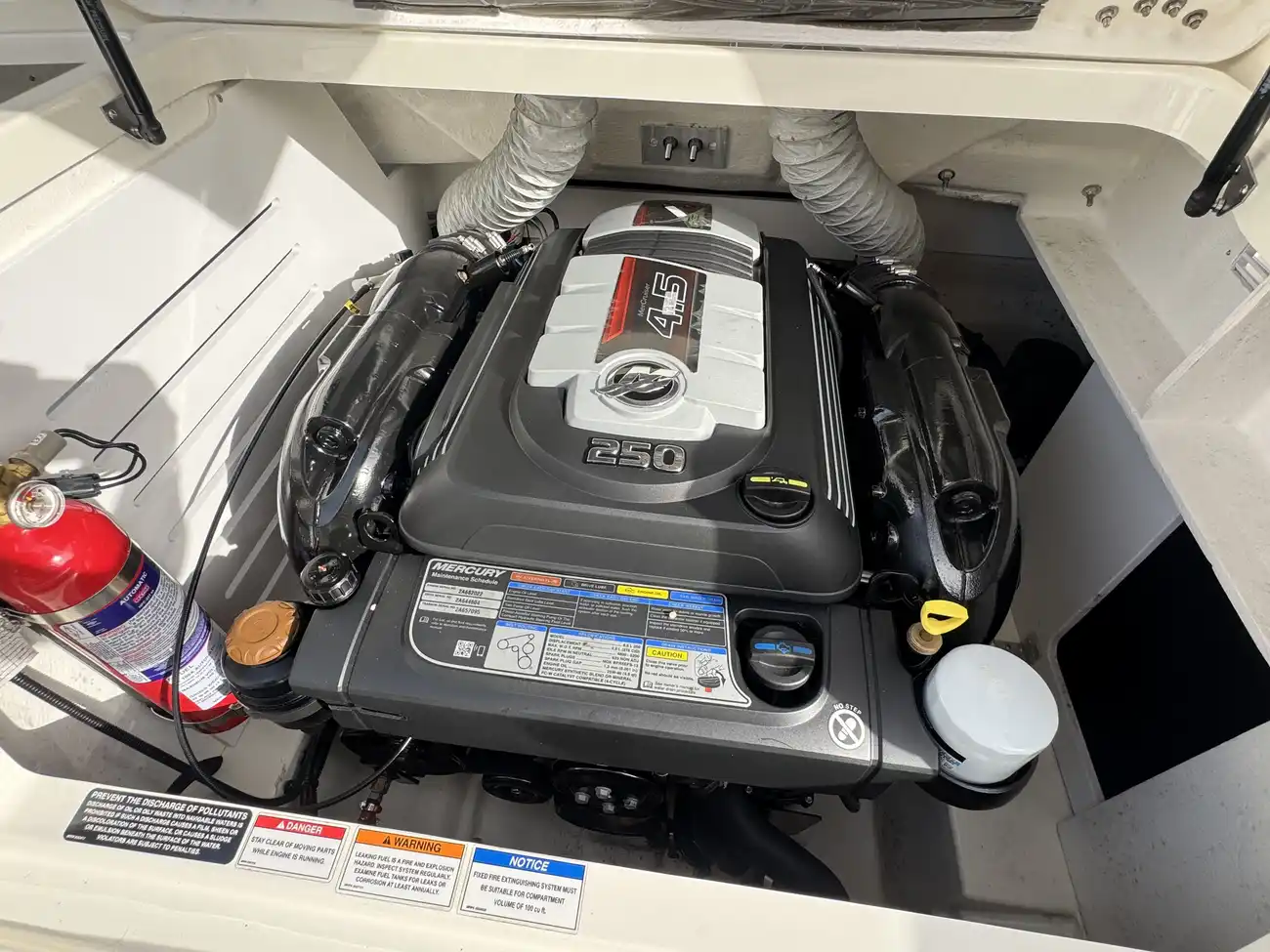Sea Ray SPX 210 2021 - Image 21